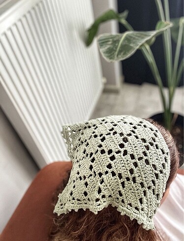 Zara model Bandana