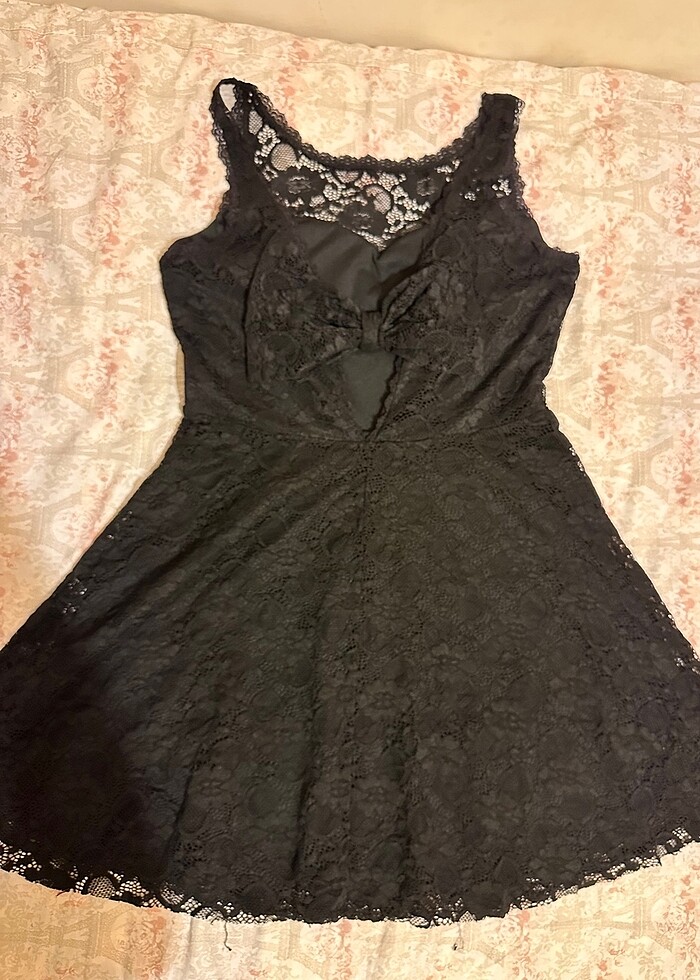 Güpürlü mini elbise - Görsel 3