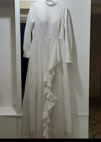 Uzun Kollu Beyaz Dökümlü Kadın Gelinlik - Görsel 2