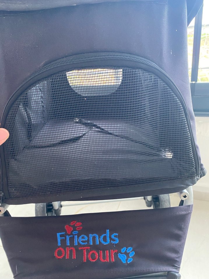 Siyah Köpek -Kedi Arabası Friends on TourYazılı - Görsel 2