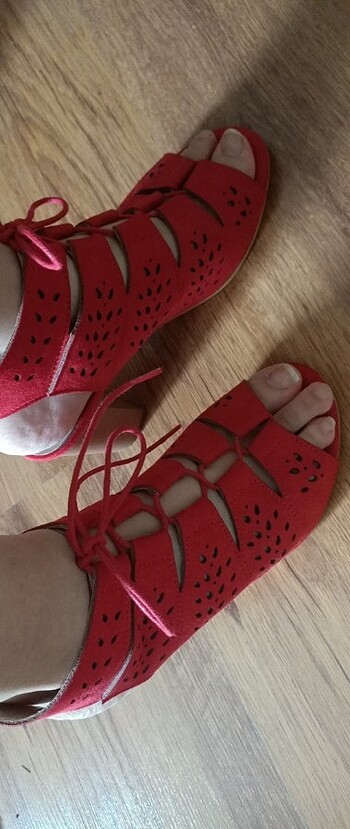 Flo Ayakkabı Kırmızı Bağcıklı Topuklu Ayakkabı