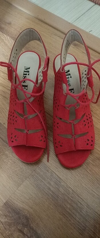36 Beden kırmızı Renk Kırmızı Bağcıklı Topuklu Ayakkabı