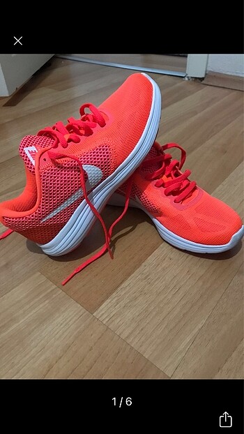 Nike spor ayakkabısı
