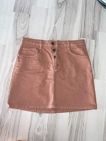 PULL AND BEAR PEMBE MİNİ ETEK DÜĞMELİ