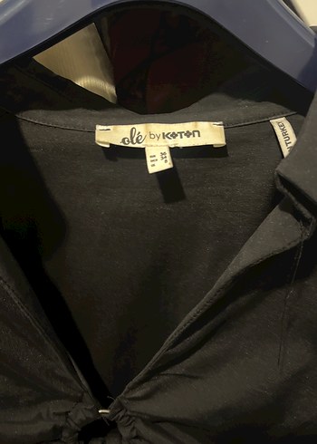 Siyah V Yaka Uzun Kollu Düğmeli Bluz - Görsel 5