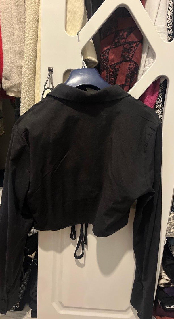 Siyah V Yaka Uzun Kollu Düğmeli Bluz - Görsel 2