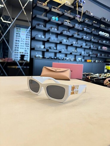 Miu Miu Gözlük