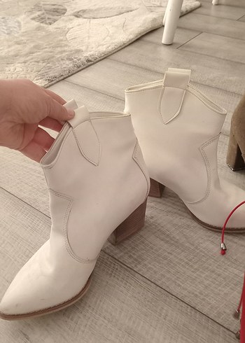 39 Beden beyaz Renk Beyaz Süet Kadın Topuklu Bot