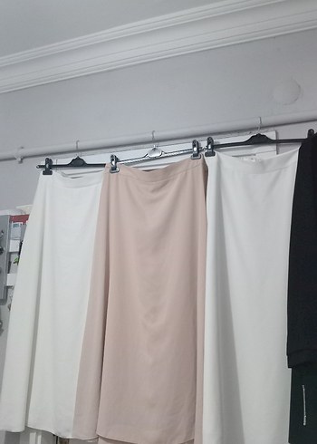 Drapeli Beyaz Uzun Kadın Etek