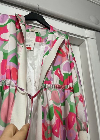 Kadın Renkli Uzun Bağcıklı Yağmurluk - Görsel 5