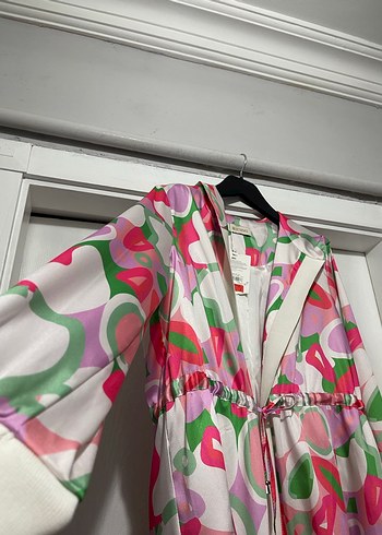 Kadın Renkli Uzun Bağcıklı Yağmurluk - Görsel 4