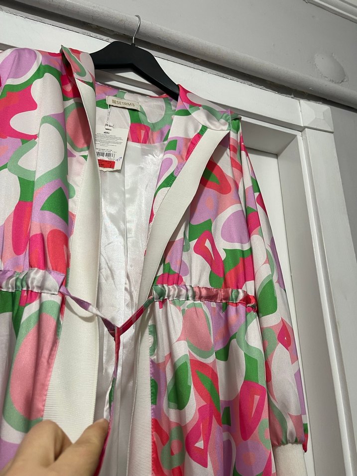 Kadın Renkli Uzun Bağcıklı Yağmurluk - Görsel 5