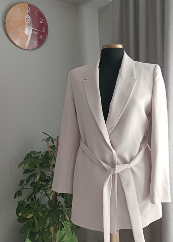 Kemerli Krem Kadın Blazer Ceket