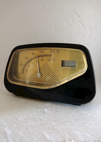 Altın Renkli Dijital ve Analog Termometreli Saat