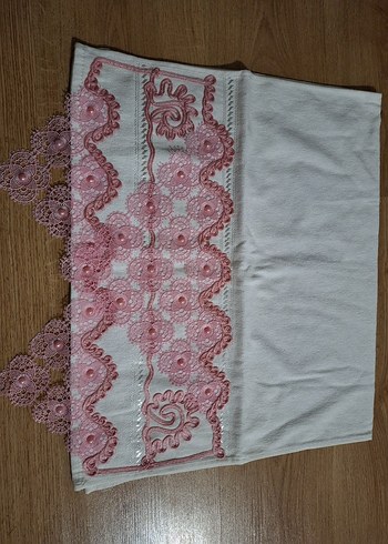 Çeyizlik Pembe Nakışlı Havlu