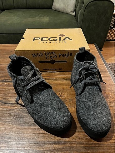 Pegia kadın bot