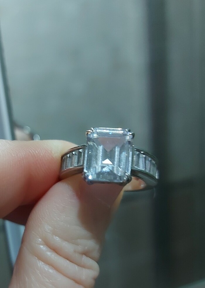 PIRLANTA GİBİ BAGET TAŞLI GÜMÜŞ YÜZÜK  - Görsel 2