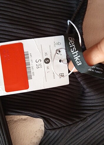 Bershka Bluz etiketli