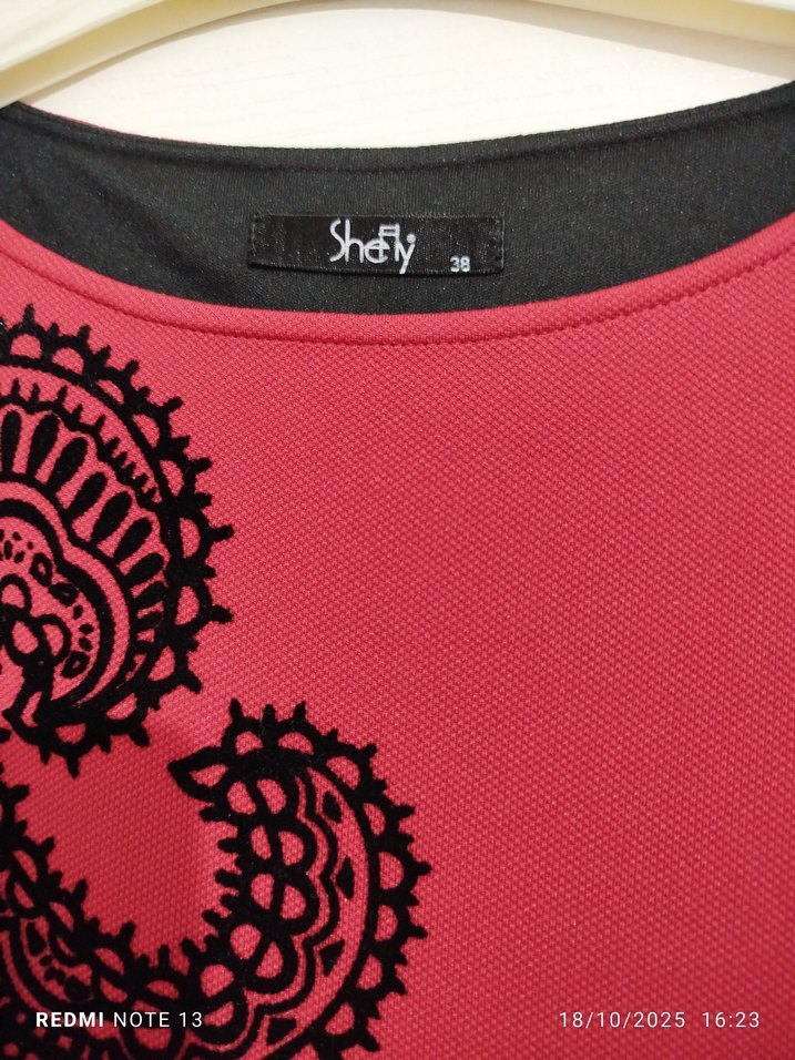 kadife kabartma Detaylı Kırmızı Kadın  Elbise - Görsel 2