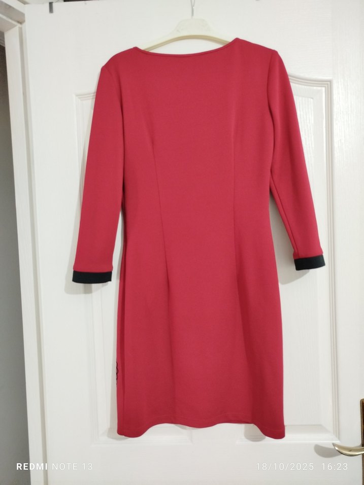 kadife kabartma Detaylı Kırmızı Kadın  Elbise - Görsel 3