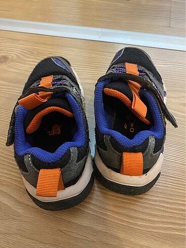 27 Beden Skechers spor ayakkabı