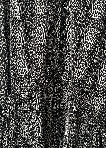 Gri Yılan Desenli Uzun Kollu Pilili Elbise - Görsel 3