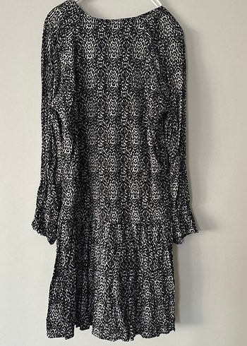 Gri Yılan Desenli Uzun Kollu Pilili Elbise - Görsel 8