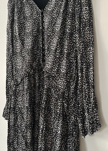 Gri Yılan Desenli Uzun Kollu Pilili Elbise - Görsel 7