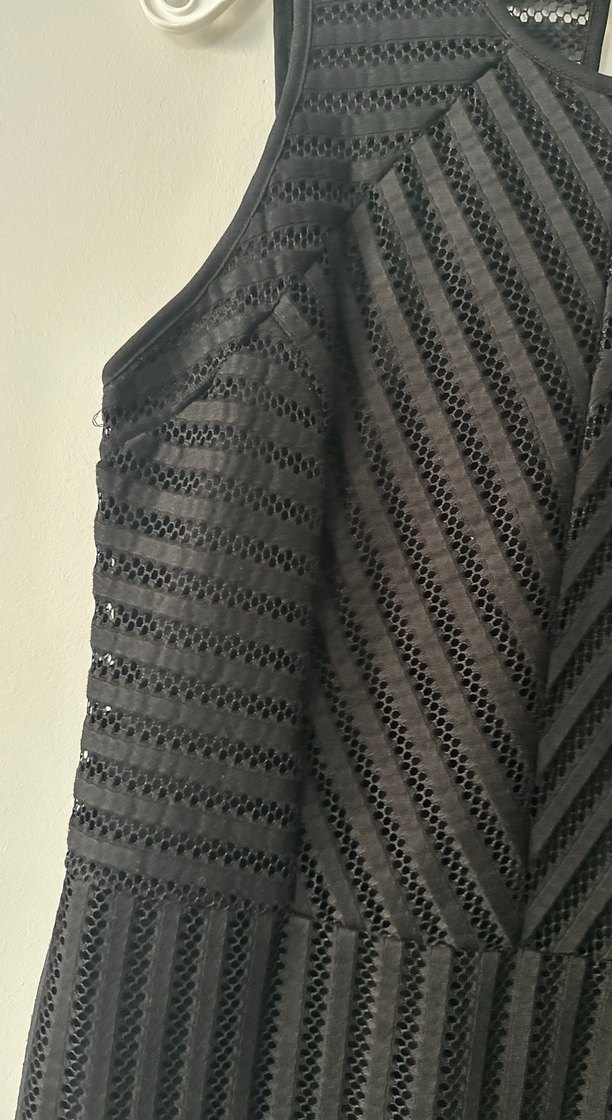 Siyah Piliseli Kolsuz Uzun Kadın Elbise - Görsel 3