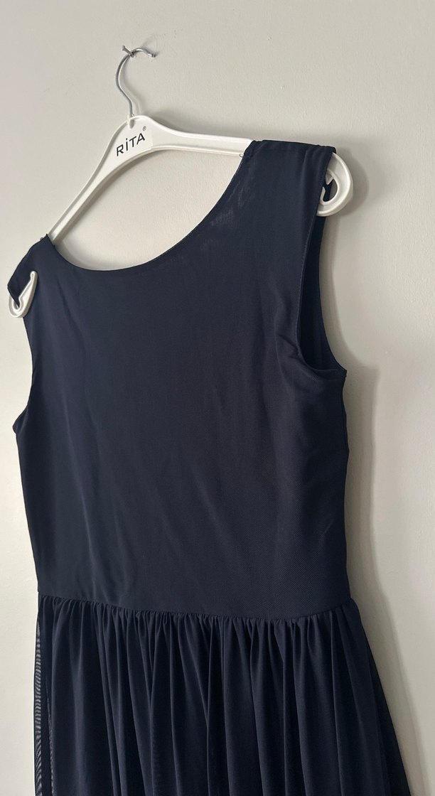 Siyah Uzun Drapeli Kolsuz Elbise - Görsel 3