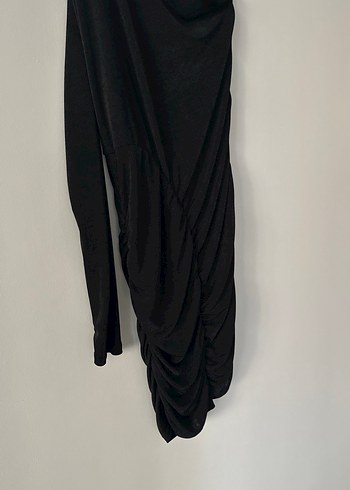 Tek Omuzlu Siyah Drapeli Uzun Abiye Elbise - Görsel 4