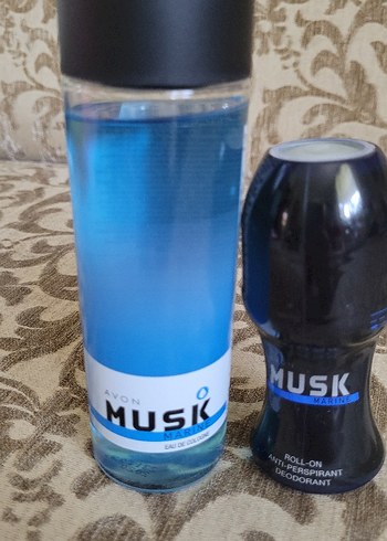 Avon Musk Erkek Kolonyası ve Roll-On Deodorant