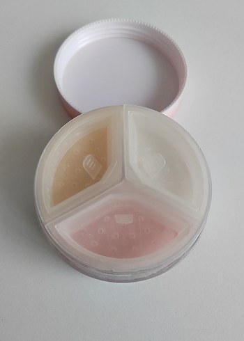 Mineral Wear 3'ü 1 Arada Sabitleyici Pudra - Görsel 3