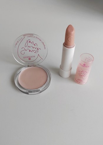 Essence Pembe krem aydınlatıcı ve Parlak Dudak Balsamı - Görsel 3