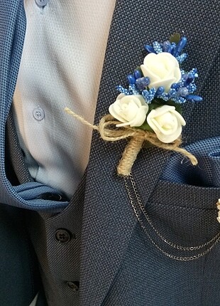 Damat yaka çiçeği