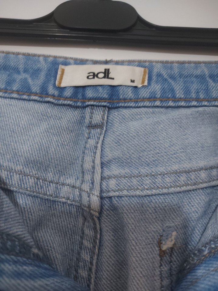 Kadın Gri Renkli Loose Fit Yırtık Denim Pantolon - Görsel 2