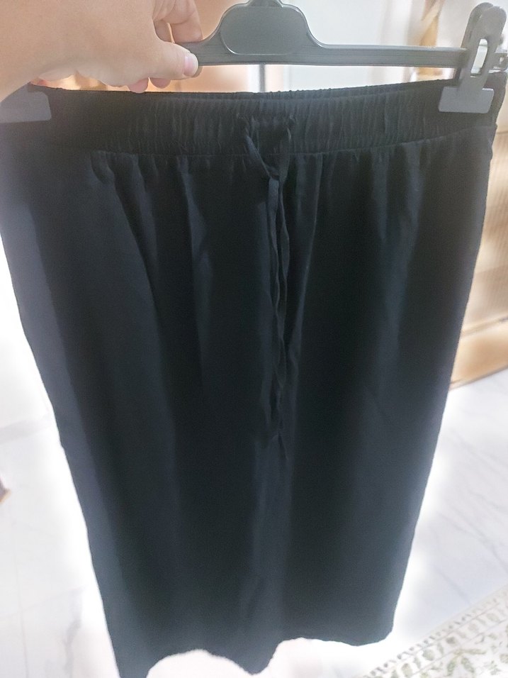 Siyah Uzun Salaş Dökümlü Etek - Görsel 3