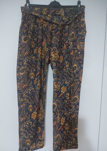 Kemer Detaylı Bohem Desenli Kadın Kısa Pantolon - Görsel 2