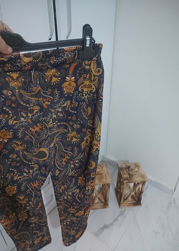 Kemer Detaylı Bohem Desenli Kadın Kısa Pantolon - Görsel 6