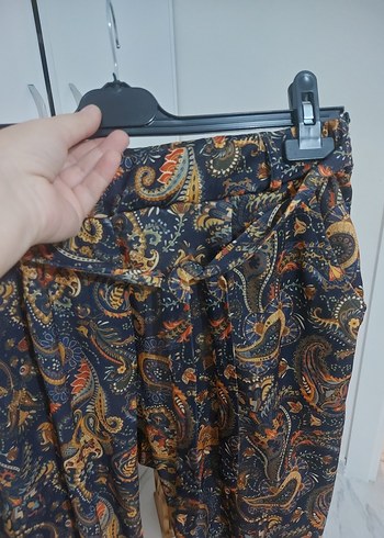 Kemer Detaylı Bohem Desenli Kadın Kısa Pantolon - Görsel 5