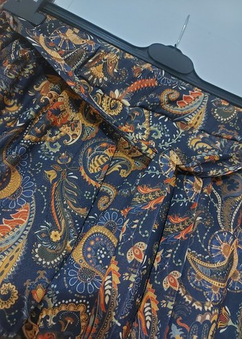 Kemer Detaylı Bohem Desenli Kadın Kısa Pantolon - Görsel 4