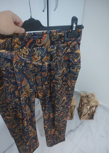 Kemer Detaylı Bohem Desenli Kadın Kısa Pantolon - Görsel 8