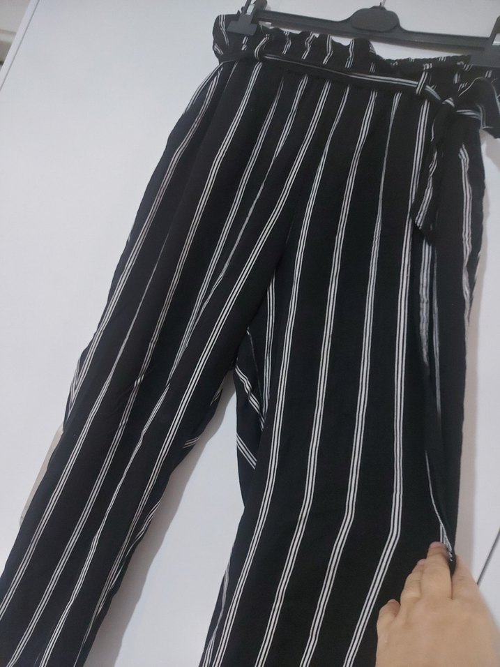 Siyah Çizgili Pilili Kadın Pantolon - Görsel 5