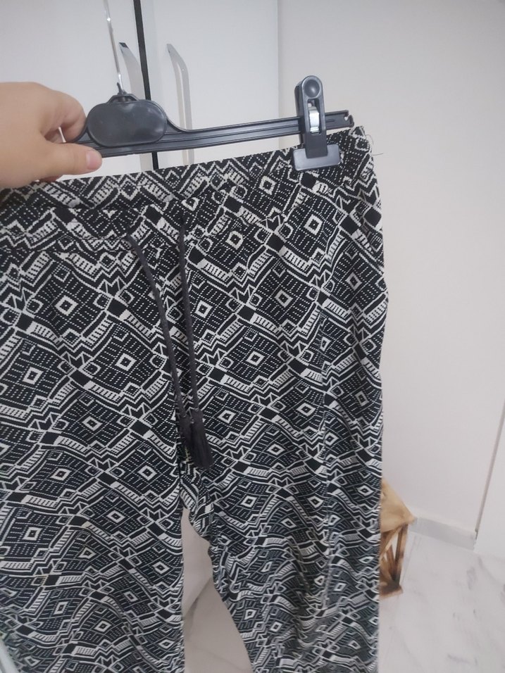 Gri Desenli Bol Kesim Kumaş Pantolon - Görsel 5