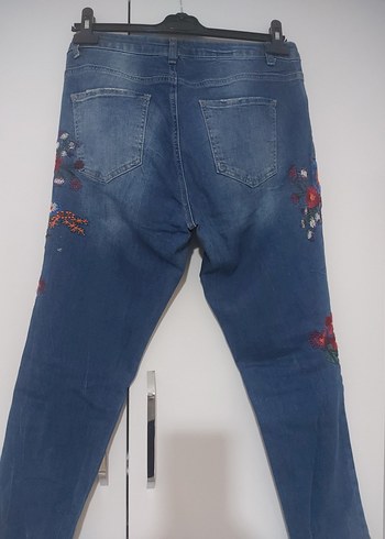 Nakışlı Düğmeli Kadın Midi Kot Pantolon - Görsel 5