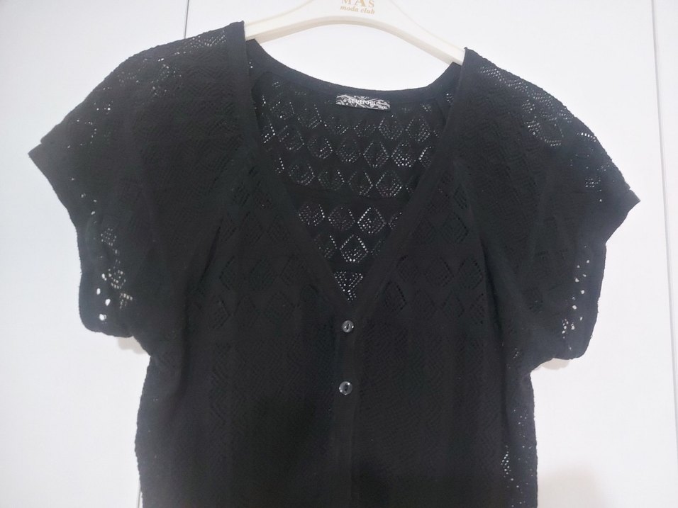 Siyah V Yaka Kısa Kollu Örgü Hırka - Görsel 3