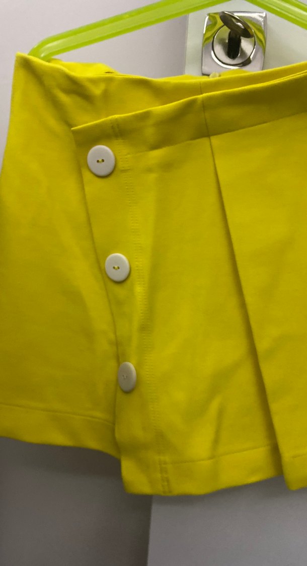 Düğmeli Sarı Mini şort Etek - Görsel 2