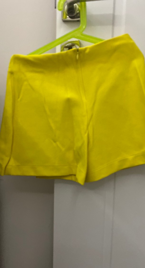 Düğmeli Sarı Mini şort Etek - Görsel 4