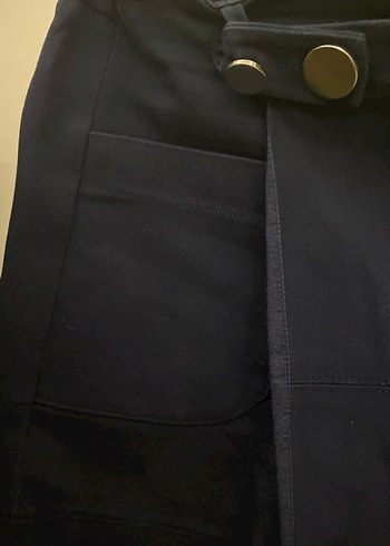 Kemer Detaylı Lacivert şort Etek - Görsel 2