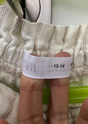 Kız Çocuk Düğmeli Keten Çizgili Şort - Görsel 3